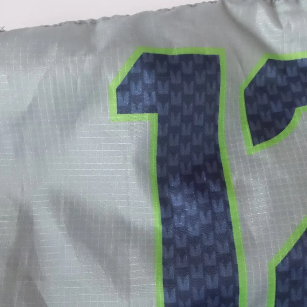 Delta x Seahawks packing cubes